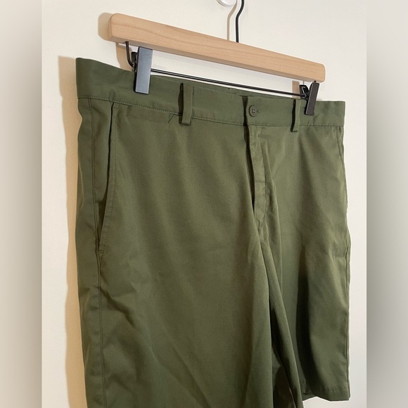 Nike Golf Standard Fit Olive Green Dri-Fit Performance Shorts Size 33 - Picture 3 of 10